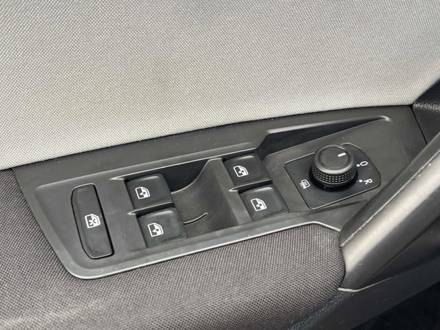 Used 2021 Volkswagen Tiguan S image 9