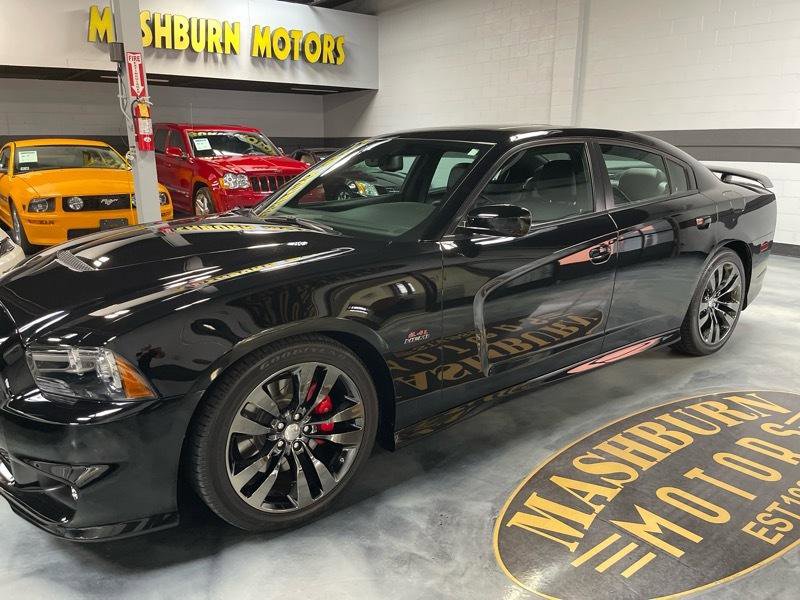 Used 2014 Dodge Charger SRT8 w/ Harman/Kardon Audio Group RWD image 2