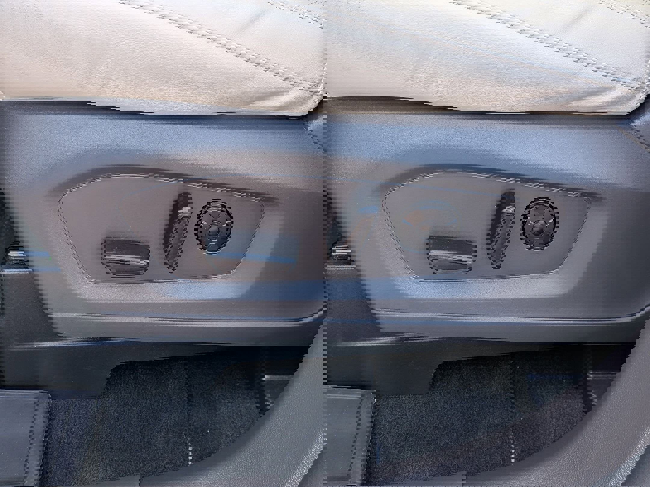 Used 2021 Ford Explorer Platinum w/ Equipment Group 601A image 14