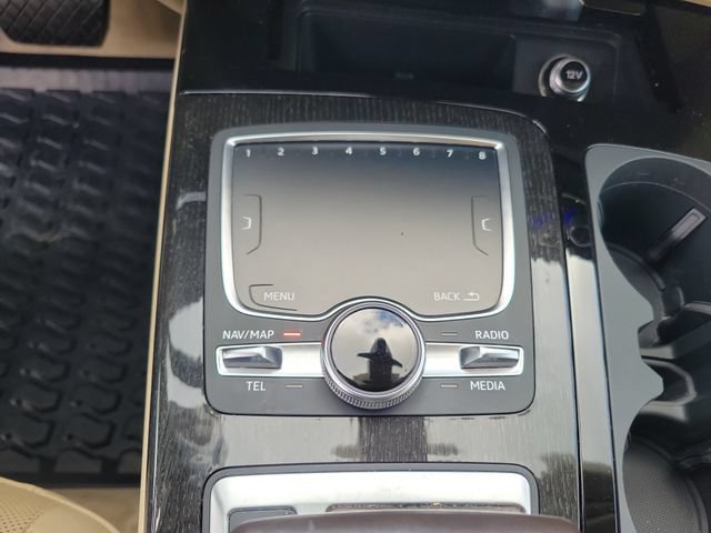 Used 2018 Audi Q7 3.0T Prestige AWD/4WD image 31