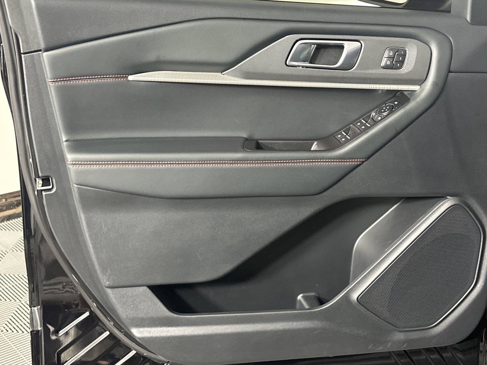 Used 2026 Ford Explorer ST-Line w/ Premium Package RWD image 11