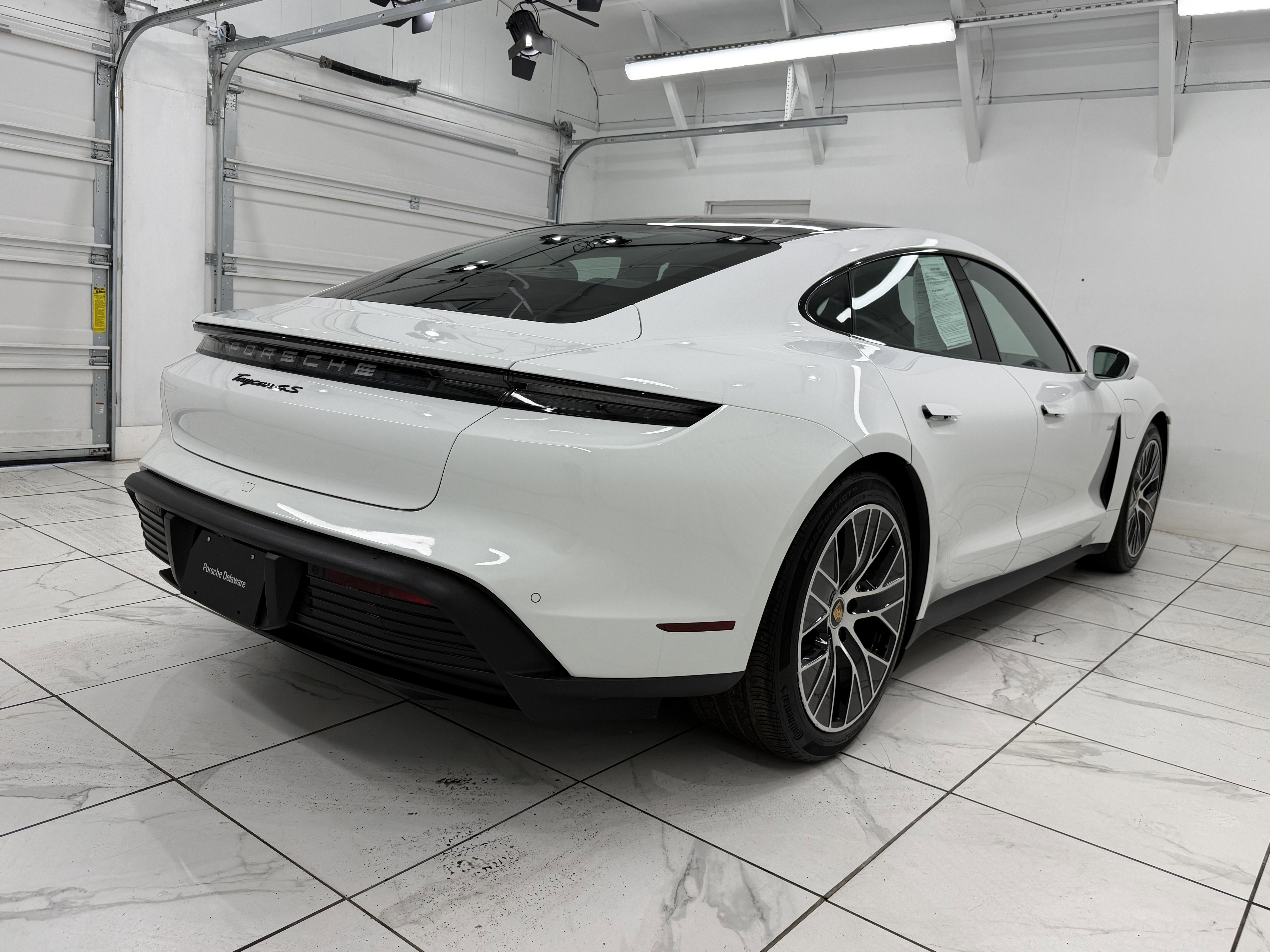Used 2021 Porsche Taycan 4S image 12