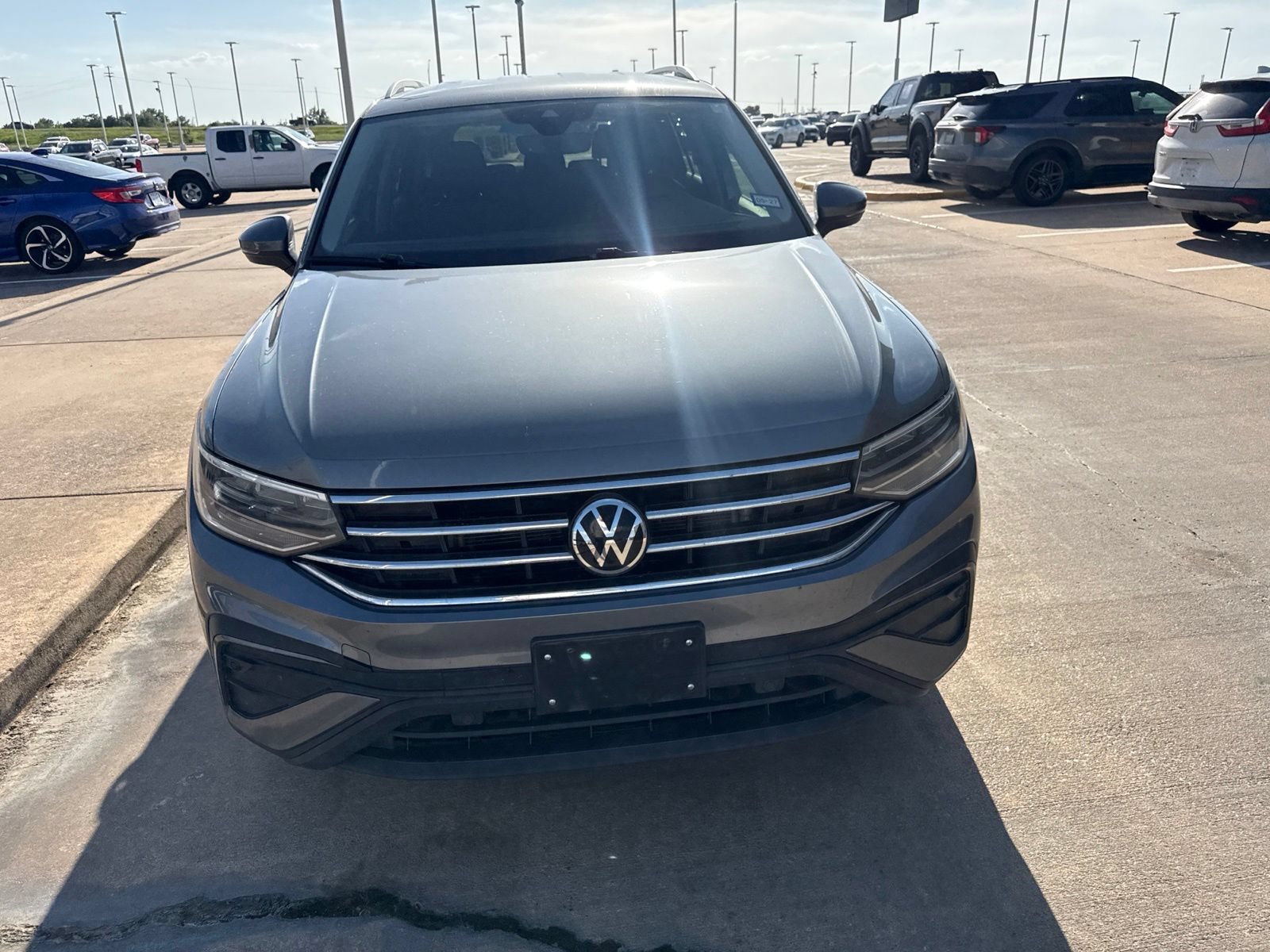 Used 2024 Volkswagen Tiguan SE FWD video 2