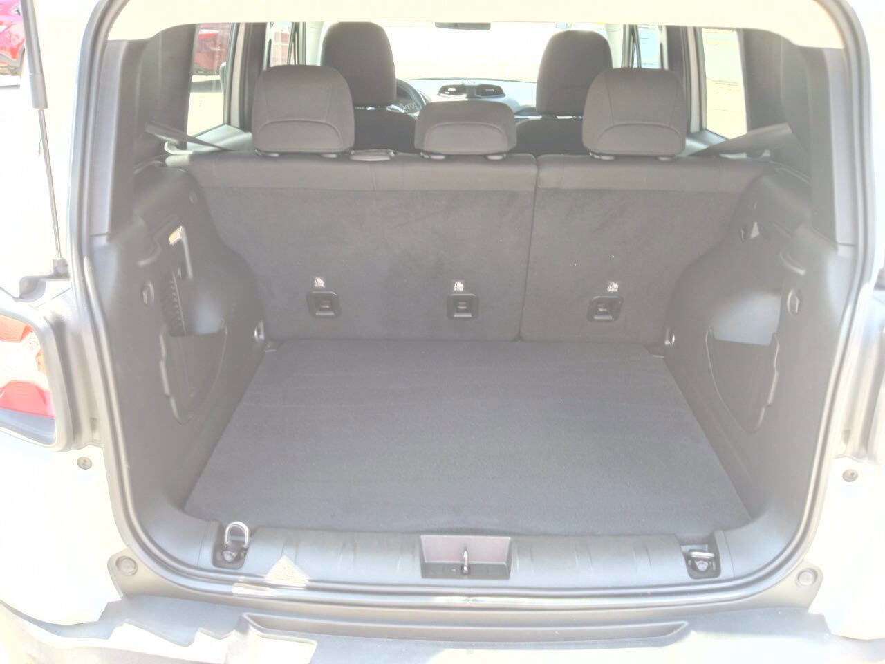 Used 2022 Jeep Renegade Latitude image 11