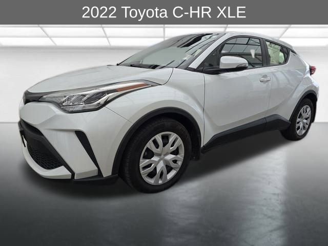 Used 2022 Toyota C-HR XLE image 1