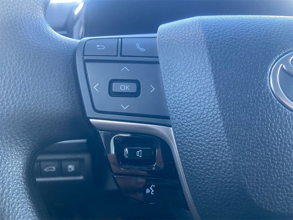 Used 2025 Toyota Camry LE image 19