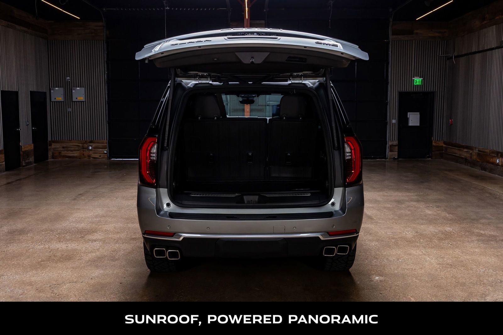 Used 2025 GMC Yukon Denali w/ Denali Reserve Package image 9