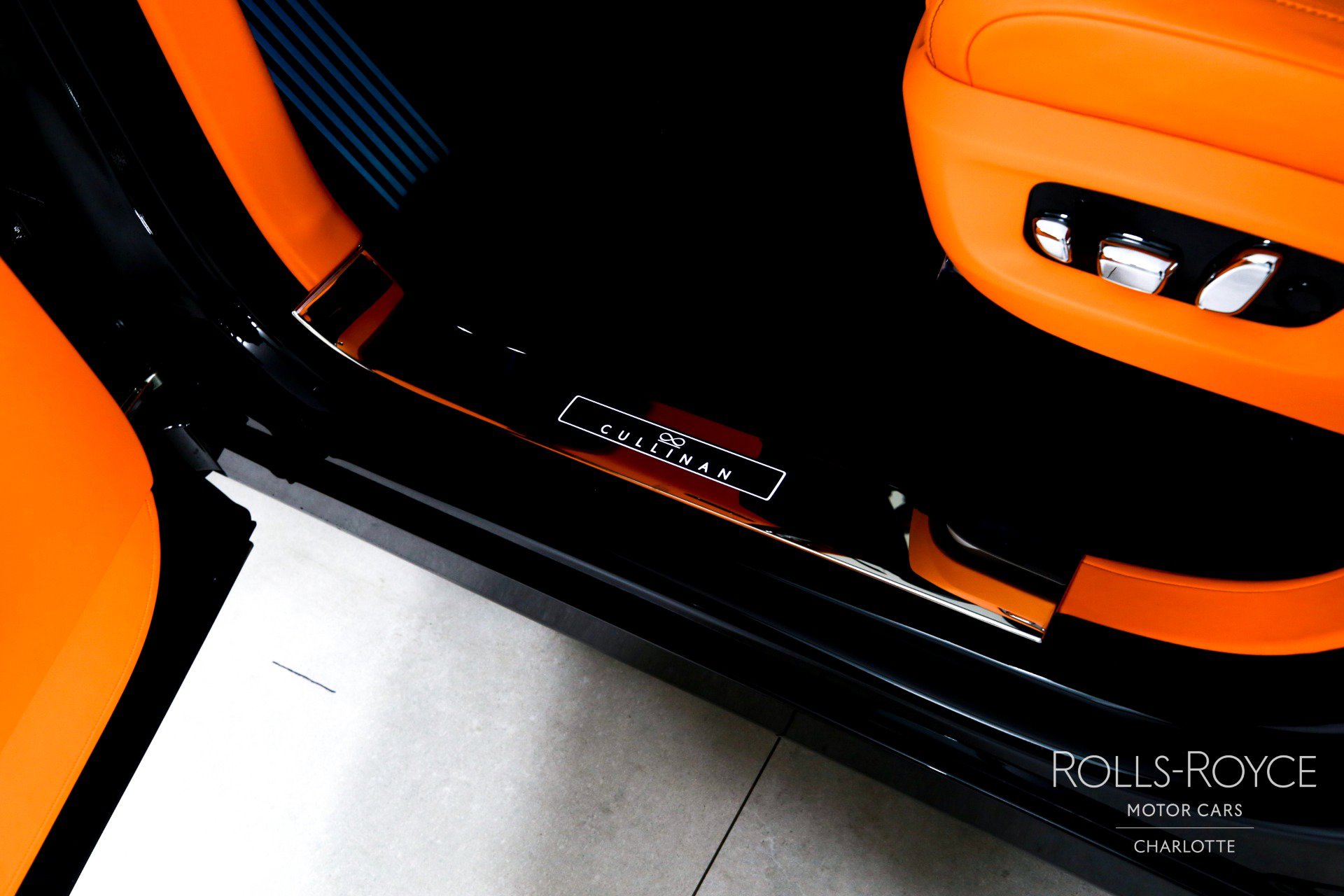 New 2026 Rolls-Royce Cullinan Black Badge image 17