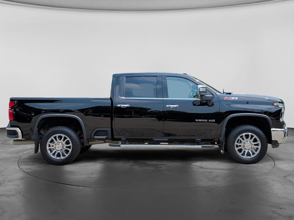 Used 2025 Chevrolet Silverado 3500 LTZ w/ LTZ Premium Package AWD/4WD image 8