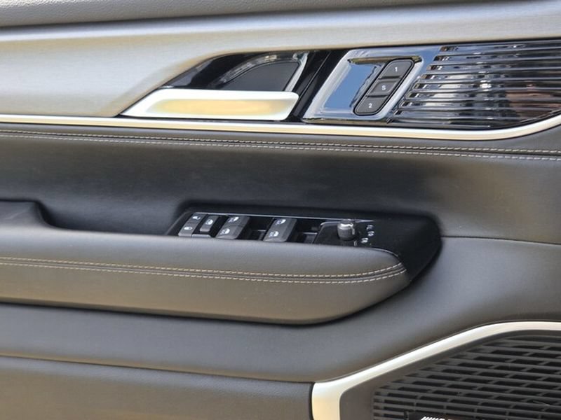 Used 2025 Jeep Wagoneer Series II w/ Premium Group I RWD image 28