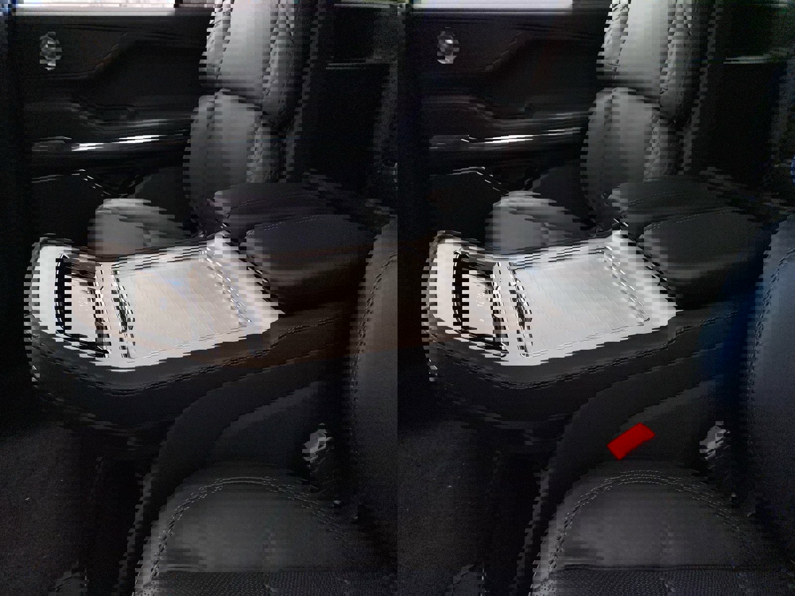 Used 2025 Lincoln Navigator Reserve w/ Jet Appearance Package image 13