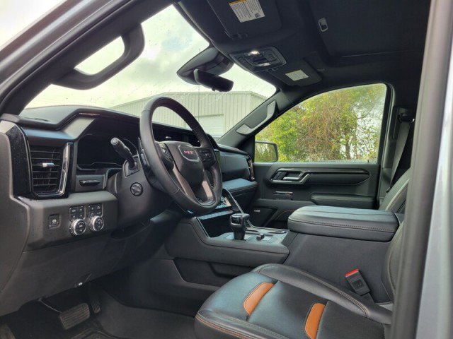 Used 2024 GMC Sierra 1500 AT4 w/ Technology Package AWD/4WD image 24