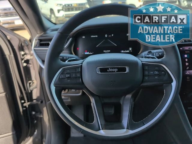Used 2025 Jeep Grand Cherokee L Limited w/ Black Appearance Package image 19