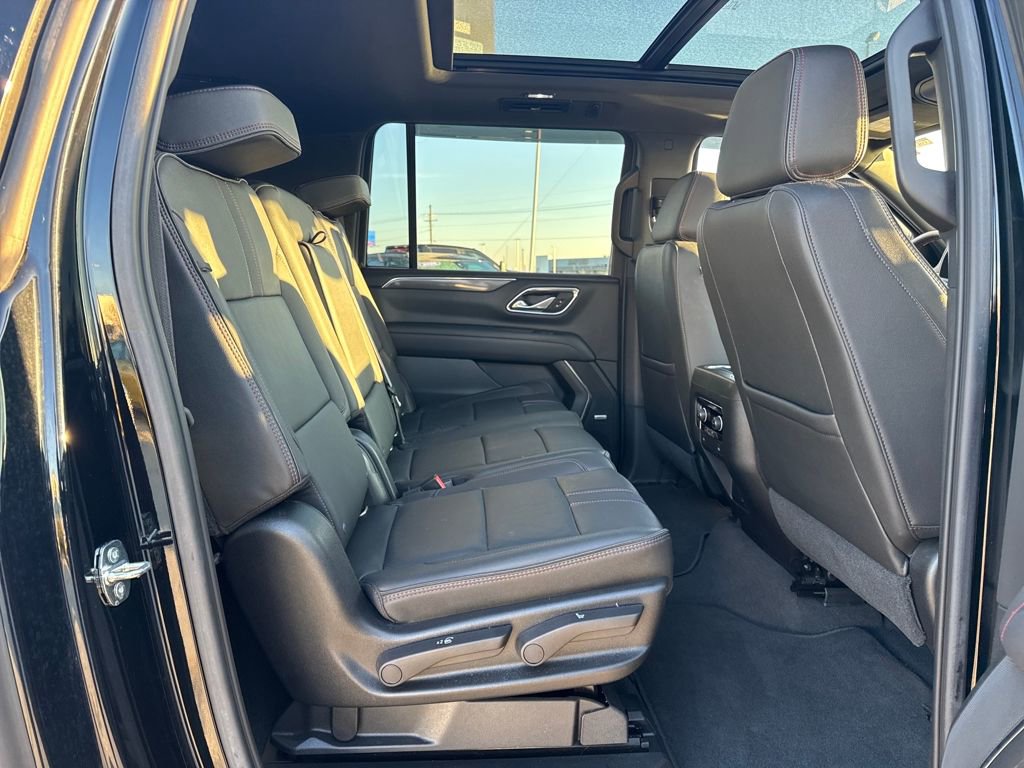 Used 2021 Chevrolet Suburban RST image 14