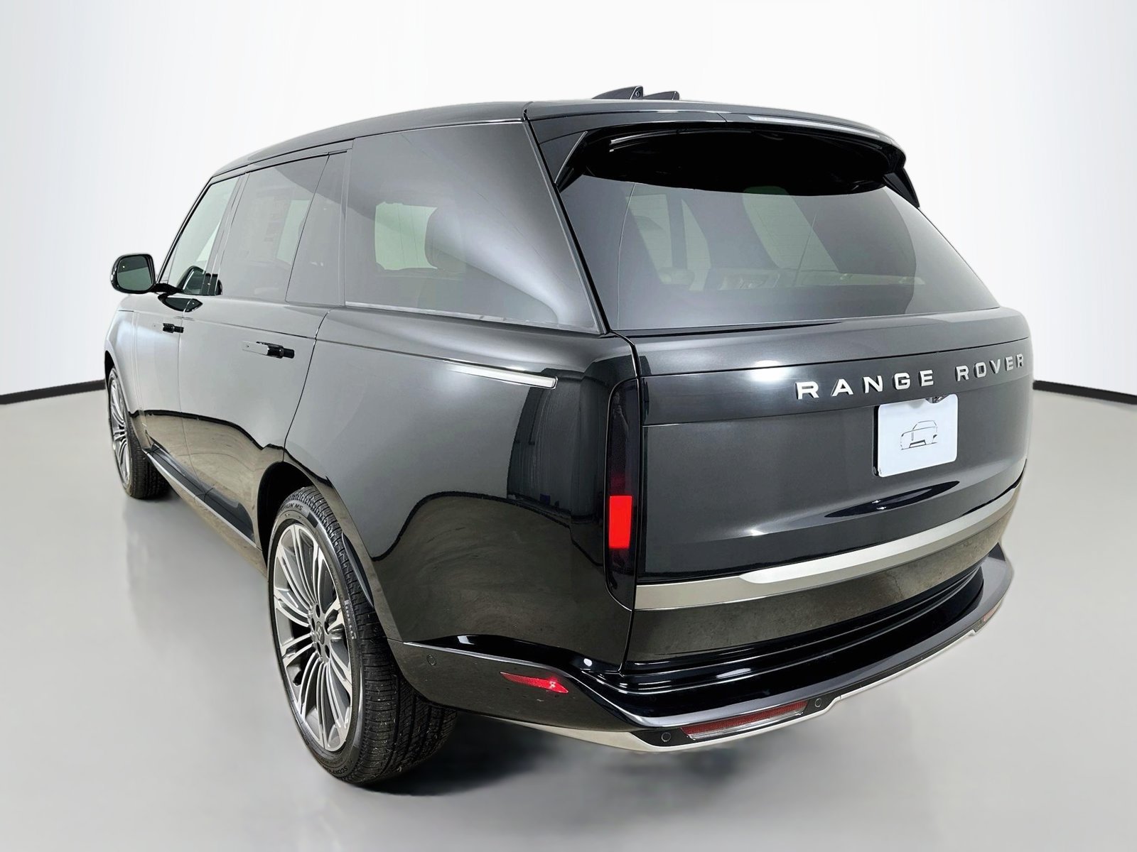 New 2027 Land Rover Range Rover Long Wheelbase SE AWD/4WD image 7