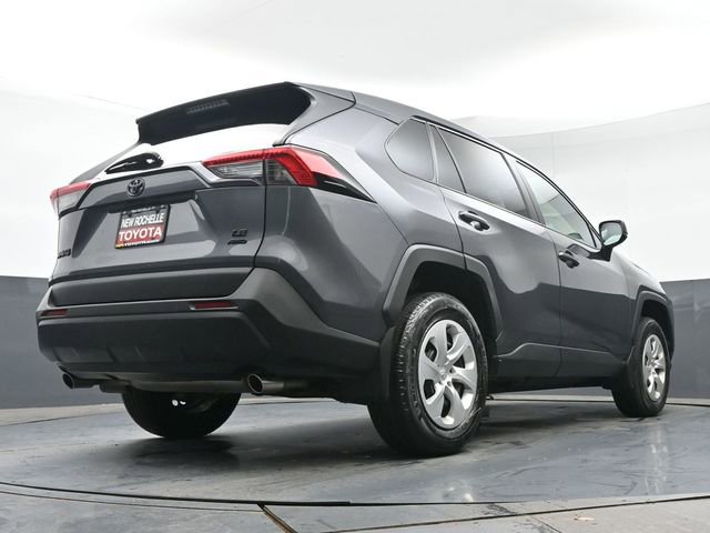 Used 2023 Toyota RAV4 LE AWD/4WD image 29