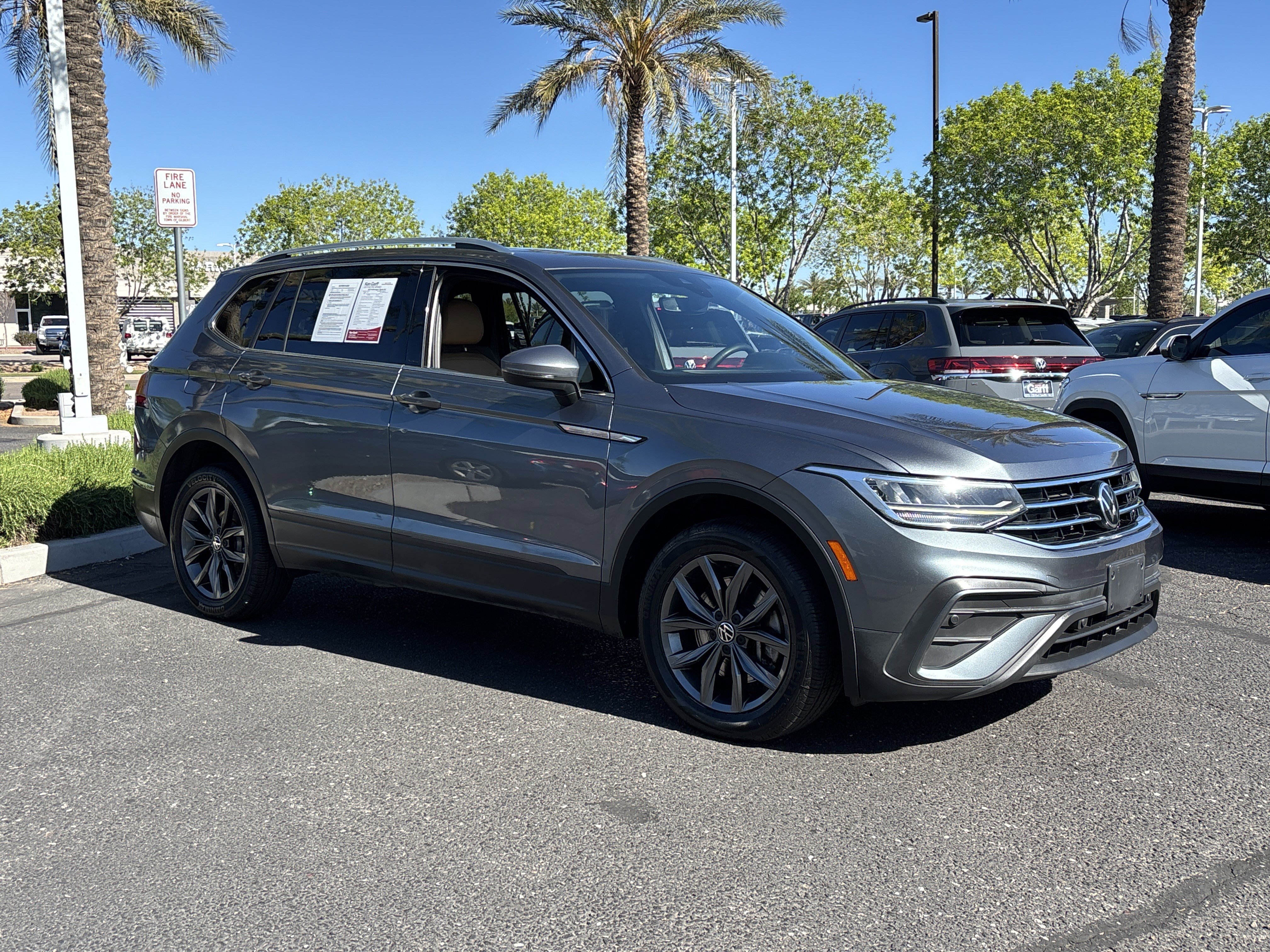 Used 2022 Volkswagen Tiguan SE image 6