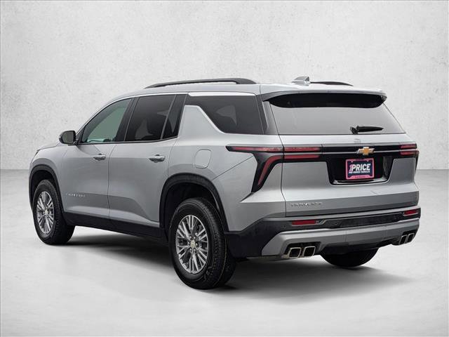 Used 2025 Chevrolet Traverse LT image 8