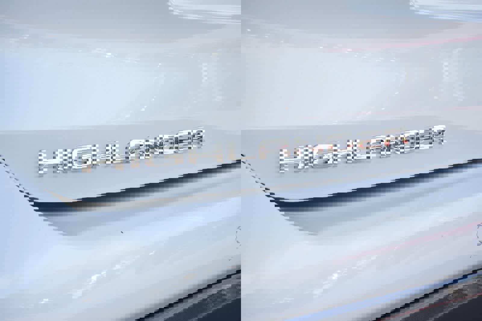 Used 2023 Toyota Highlander Limited image 19