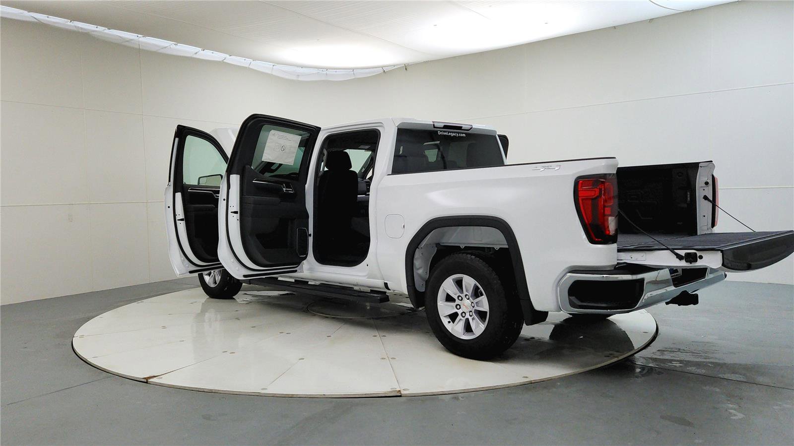 New 2026 GMC Sierra 1500 SLE image 11