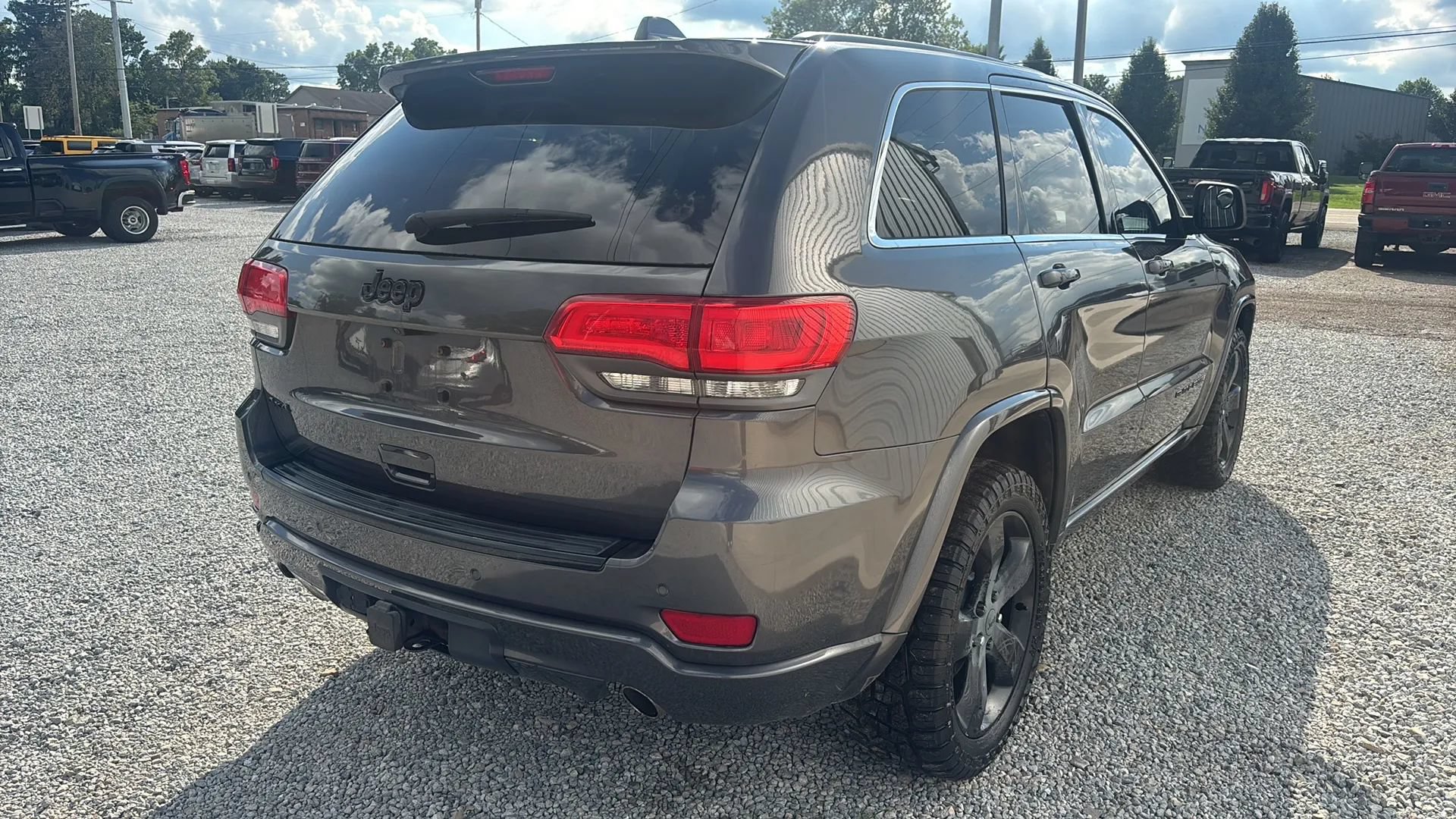 Used 2015 Jeep Grand Cherokee Altitude AWD/4WD image 7