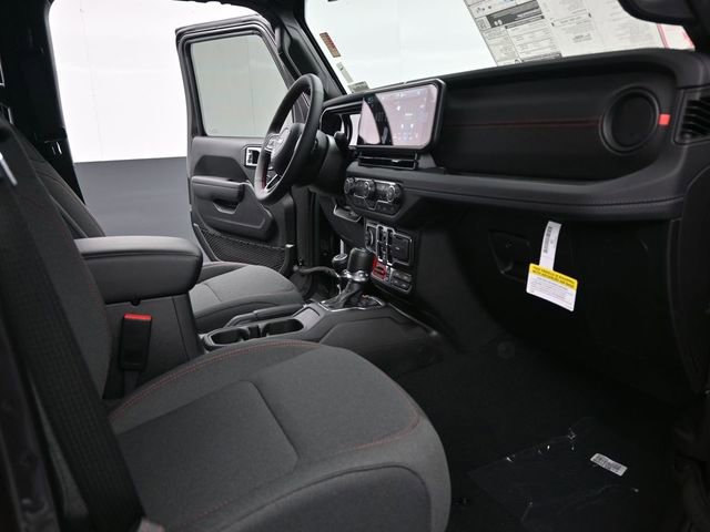 Used 2024 Jeep Wrangler Unlimited Rubicon w/ Technology Group image 21