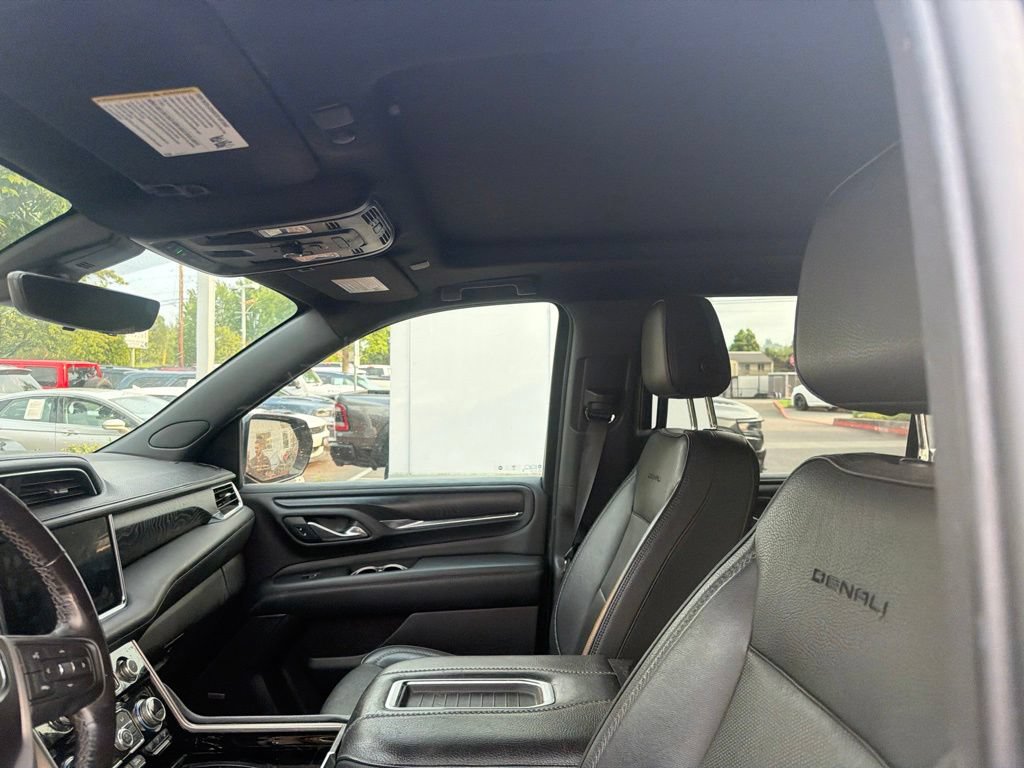 Used 2021 GMC Yukon XL Denali w/ Advanced Technology Package AWD/4WD image 8