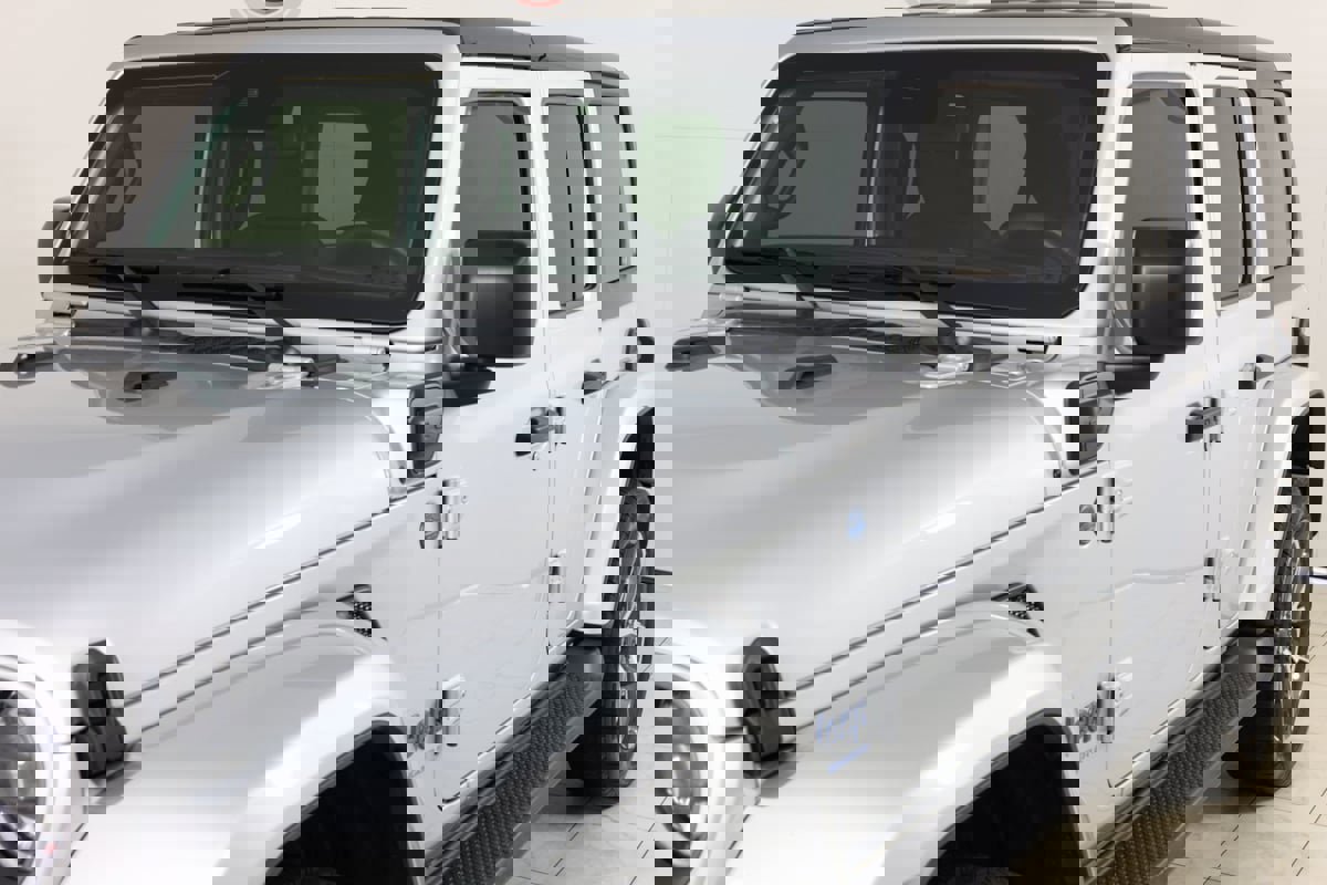 Used 2024 Jeep Wrangler Unlimited w/ Convenience Group image 45