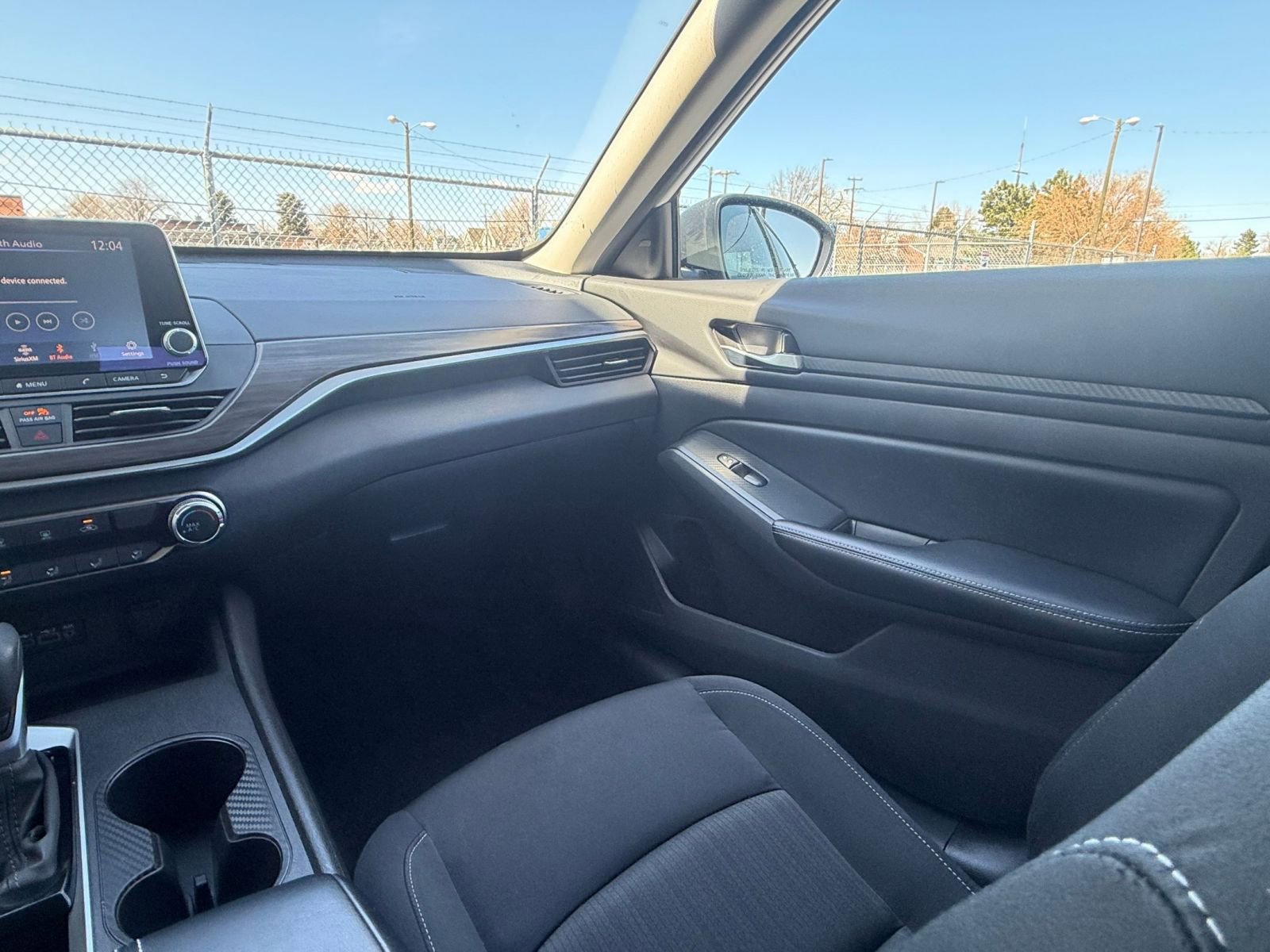 Used 2025 Nissan Altima 2.5 SV FWD image 33