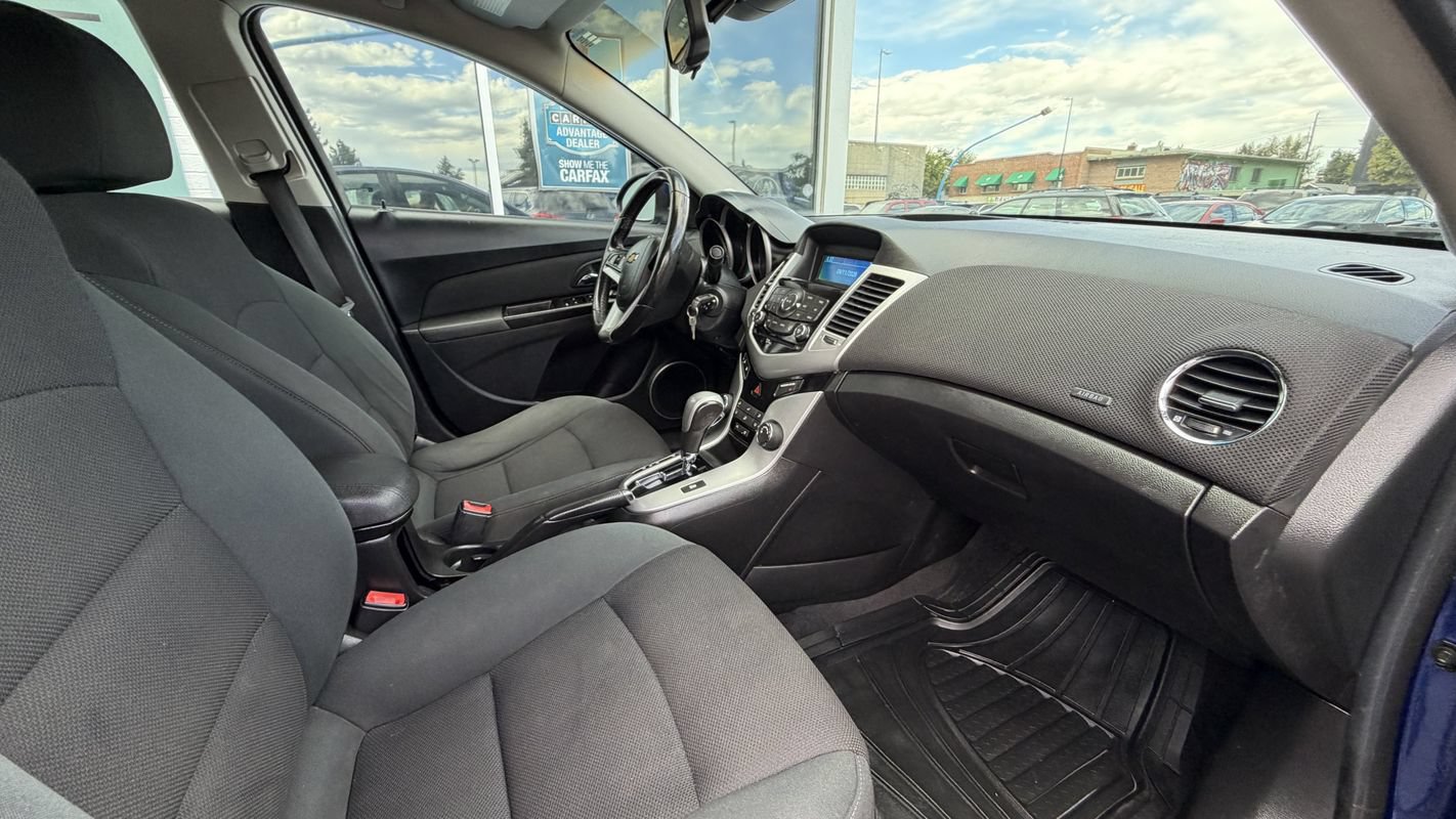 Used 2012 Chevrolet Cruze LT FWD image 11