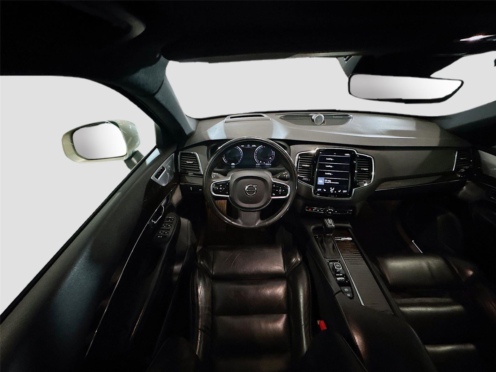 Used 2017 Volvo XC90 T6 Momentum w/ Vision Package image 3