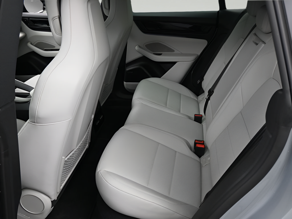 New 2025 Porsche Macan 4S Electric AWD/4WD image 7