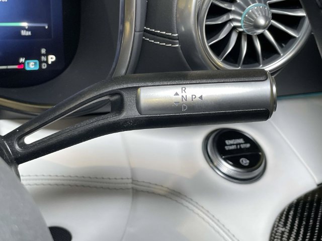 Used 2023 Mercedes-Benz SL 63 AMG 4MATIC image 40