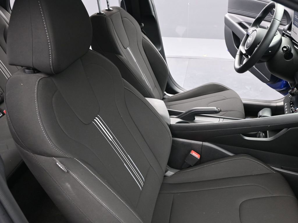 Certified 2025 Hyundai Elantra Sport image 27