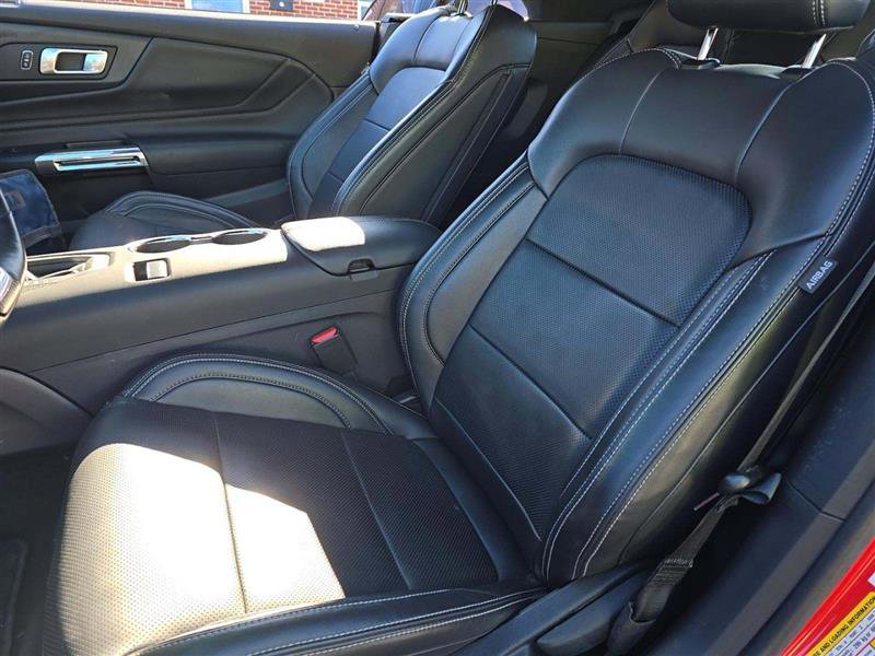 Used 2025 Ford Mustang Premium image 8