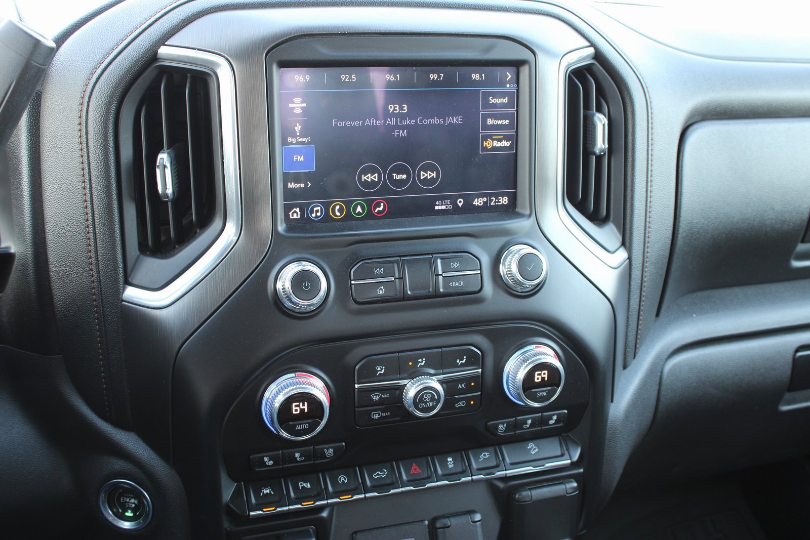 Used 2019 GMC Sierra 1500 AT4 w/ AT4 Premium Package image 16