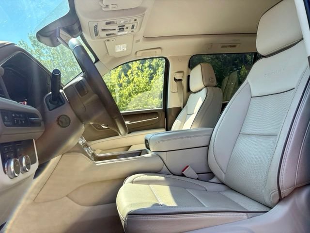 Used 2023 GMC Yukon XL Denali AWD/4WD image 28