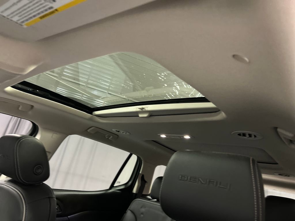 Used 2023 GMC Acadia Denali w/ Denali Ultimate Package image 22