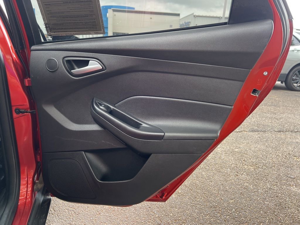 Used 2018 Ford Focus SEL w/ Cold Weather Package image 13