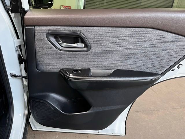 Used 2023 Nissan Rogue SV image 13