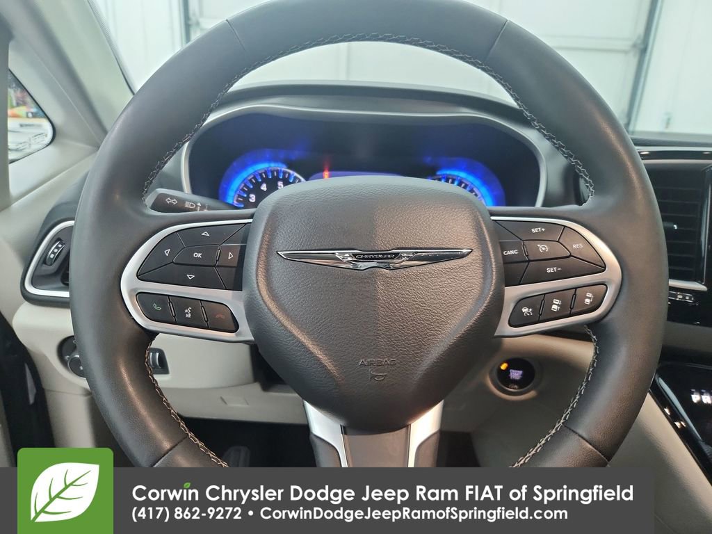 Certified 2024 Chrysler Pacifica Touring-L image 22