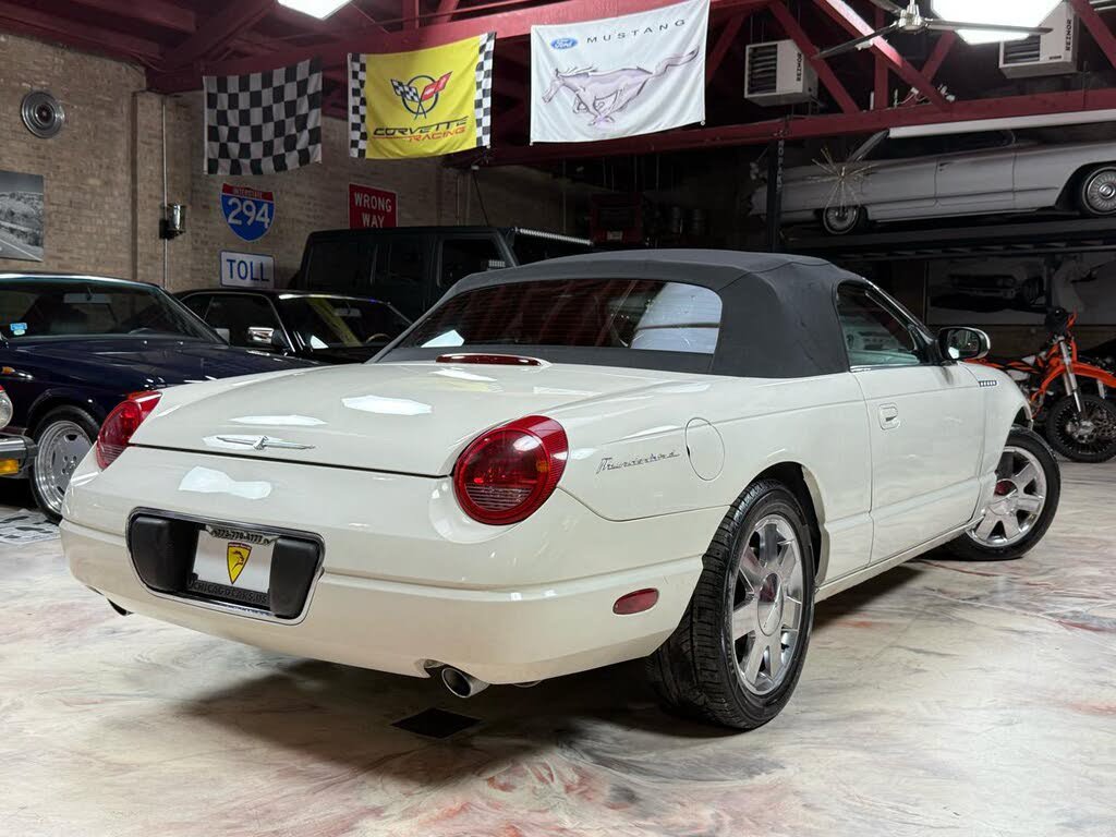 Used 2002 Ford Thunderbird RWD image 3