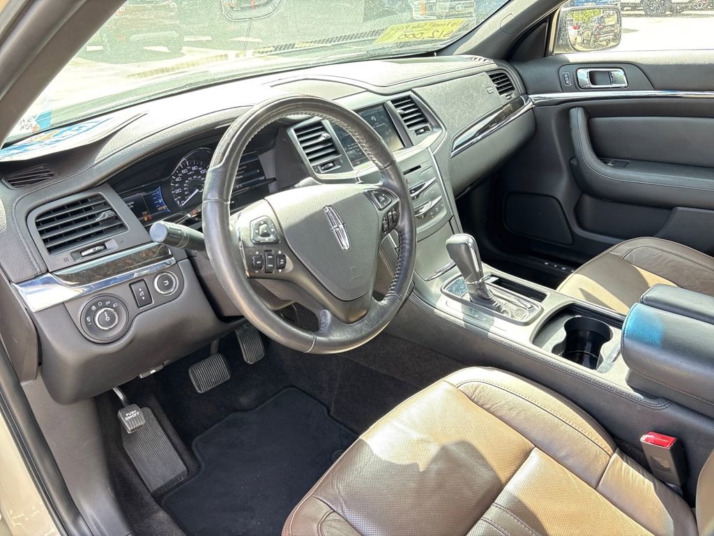 Used 2014 Lincoln MKS image 5