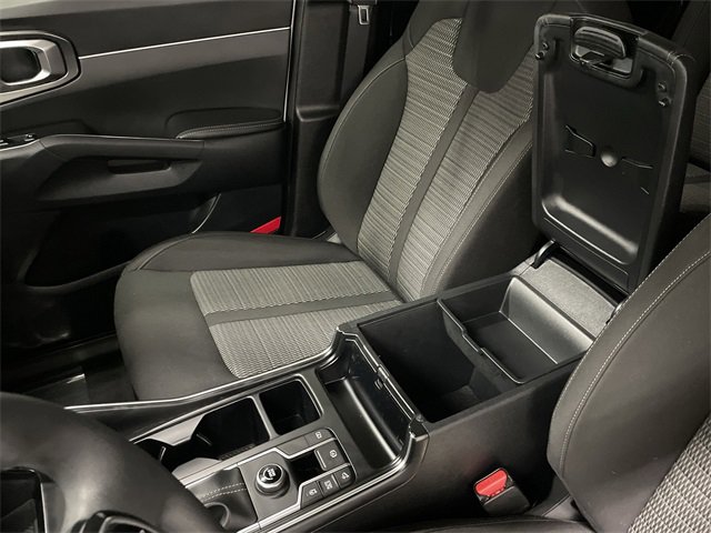 Used 2025 Kia Sorento LX image 21