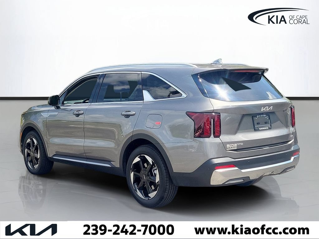 Certified 2026 Kia Sorento EX FWD image 4