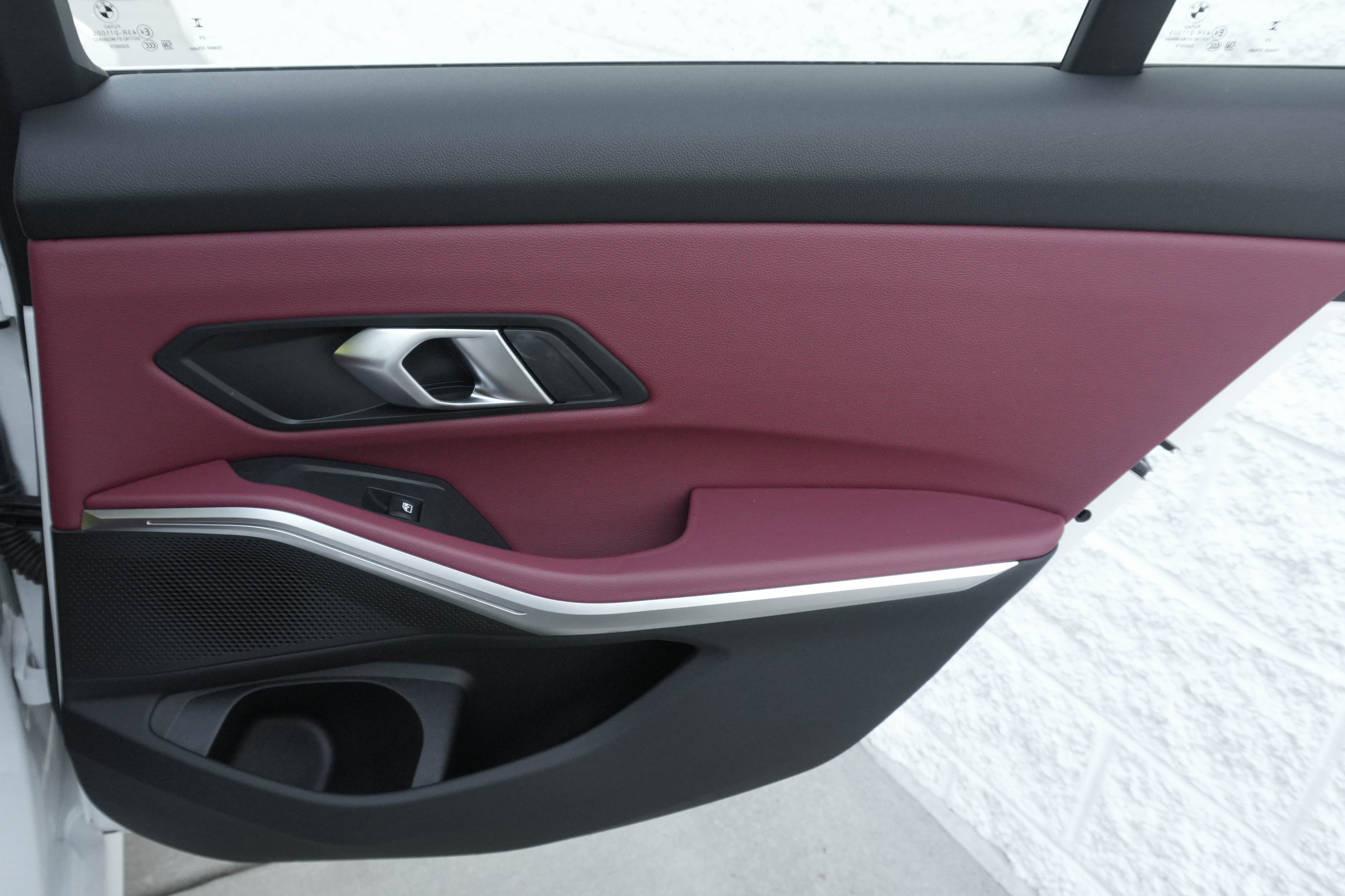 Certified 2025 BMW 330i Sedan RWD image 32