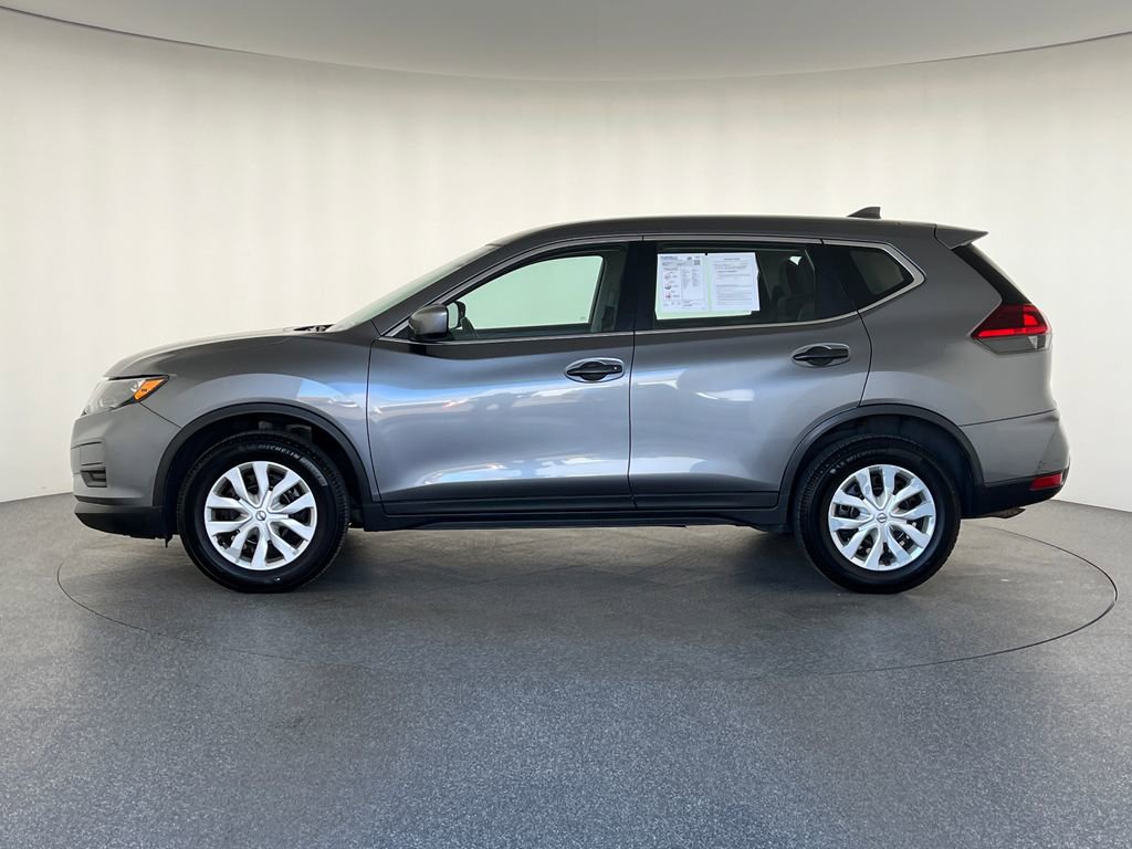 Used 2018 Nissan Rogue S image 2