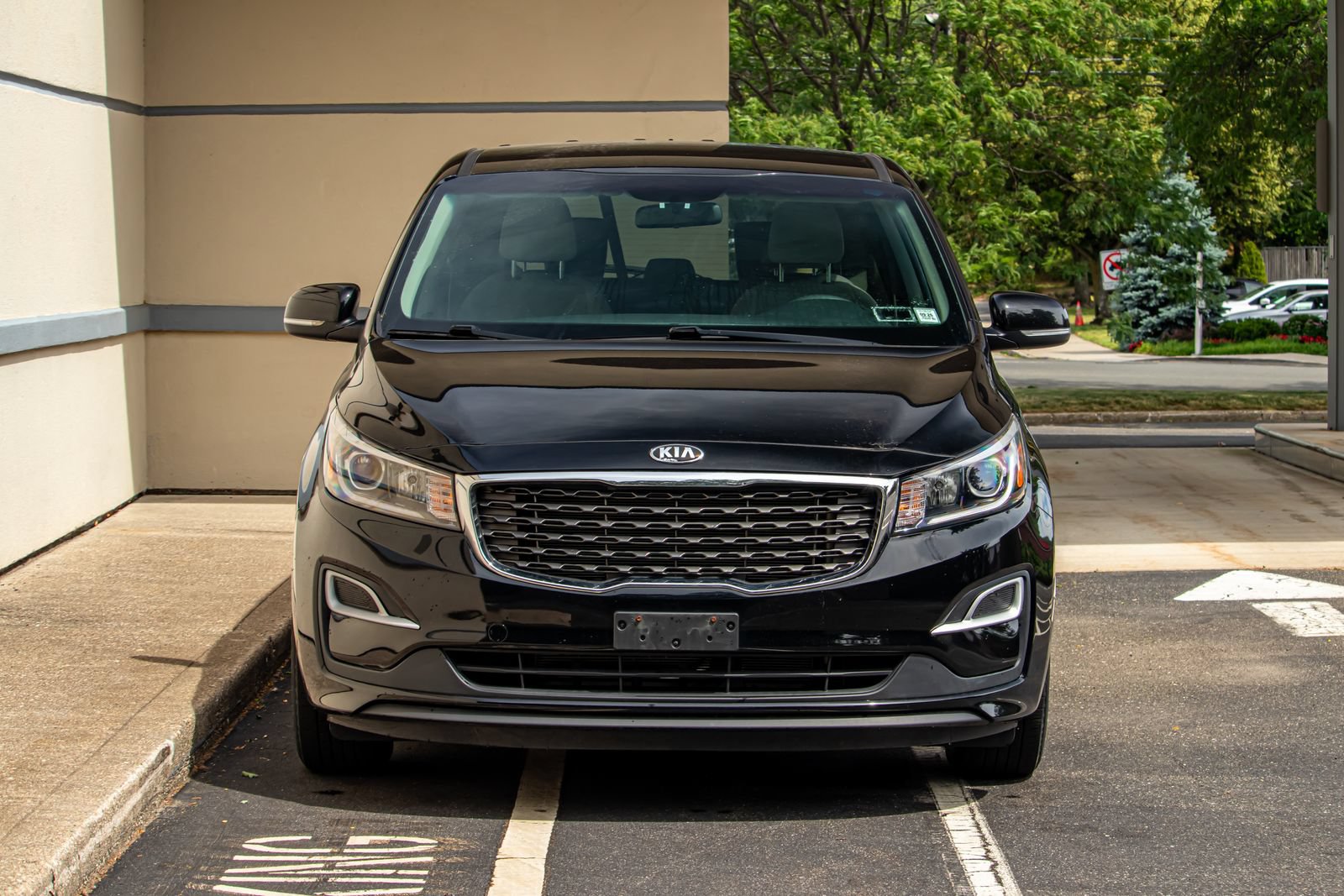 Used 2021 Kia Sedona LX FWD video 2