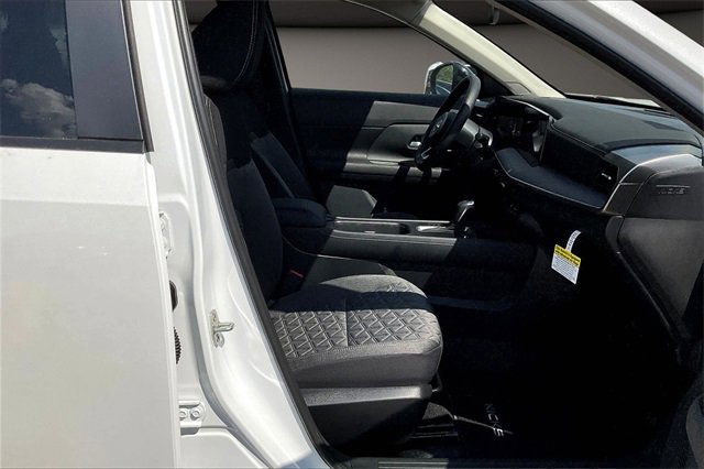 New 2026 Nissan Kicks SV w/ SV Premium Package image 10