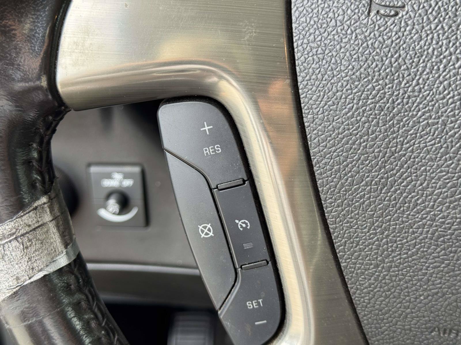 Used 2018 Chevrolet Express 2500 w/ Driver Convenience Package RWD image 19
